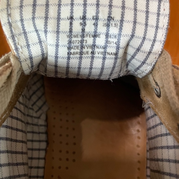 Clarks Desert Boots - Women’s size 9.5 - Picture 6 of 6